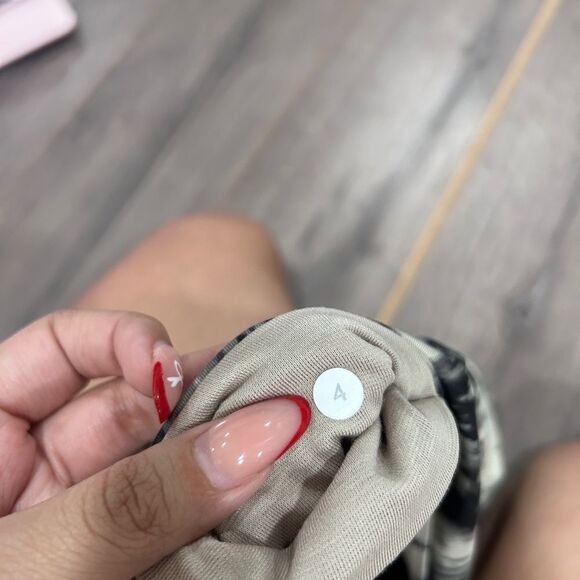 Lululemon Wunder Under Cropped 19” - Picture 3 of 3